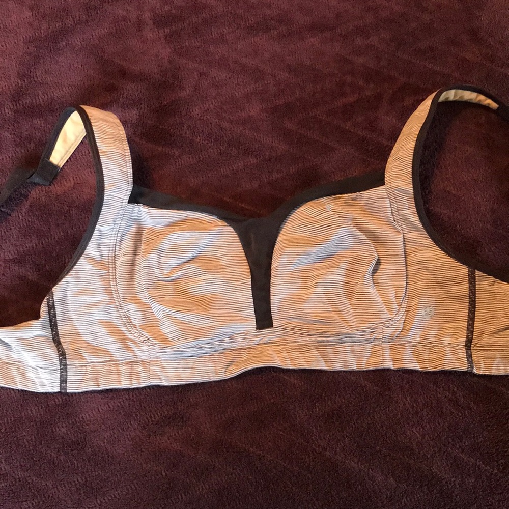 Women’s Lululemon bar size 36D